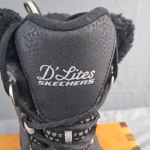 Skechers D'Lites Waterproof Winter Snow Boots Black Womens Size 9 - Picture 6 of 9
